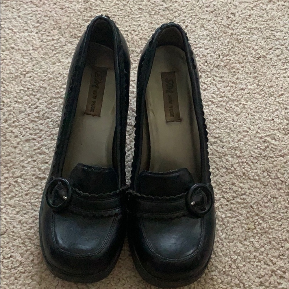 SM New York leather heels